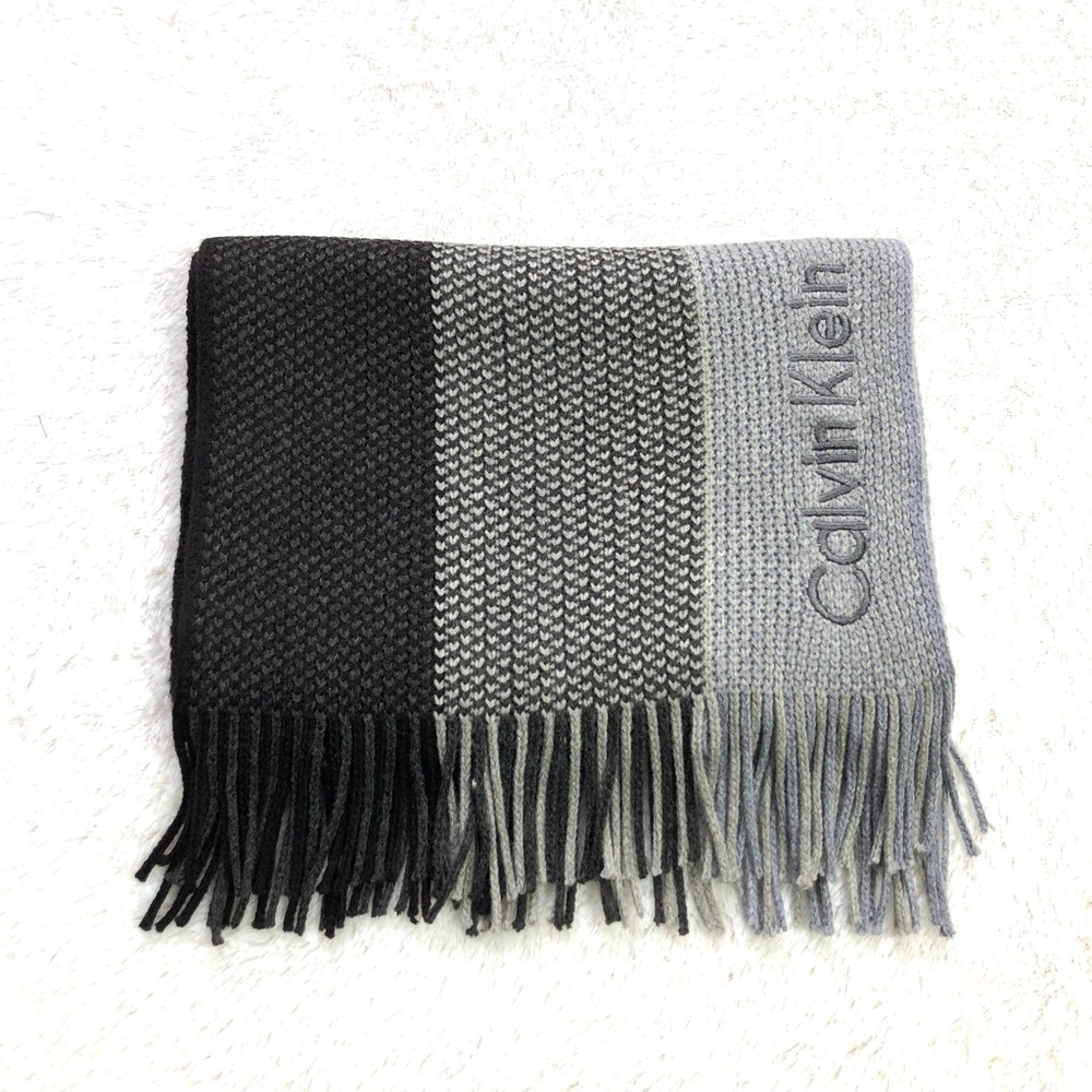 Calvin Klein Men’s Ombré Striped Scarf